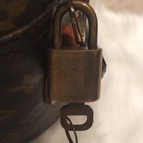 Louis Vuitton Nile GM. *Authentic* - Picture 5 of 8